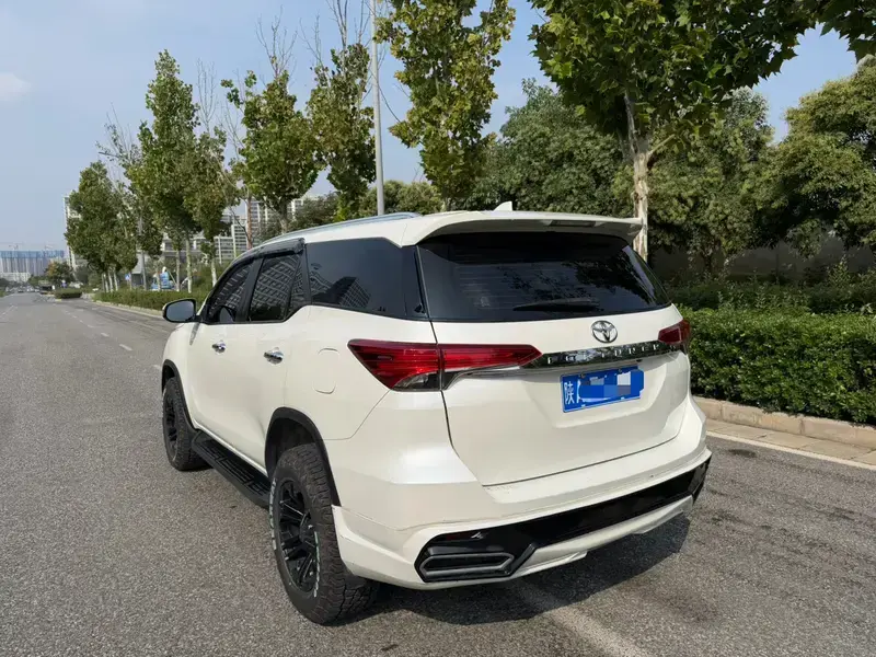 2020 Toyota Fortuner с пробегом 120 000 км