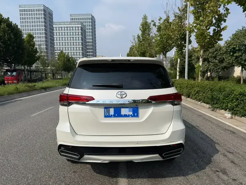 2020 Toyota Fortuner с пробегом 120 000 км