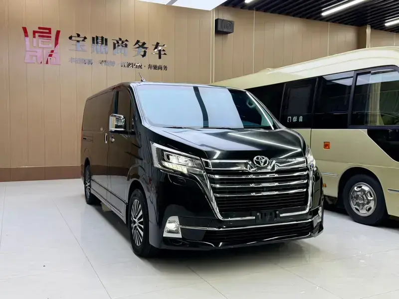 2023 Toyota Granvia с пробегом 58 000 км