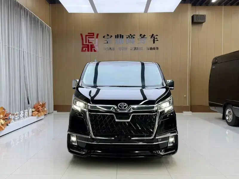 2022 Toyota Granvia с пробегом 99 000 км