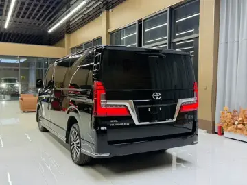 2022 Toyota Granvia с пробегом 99 000 км