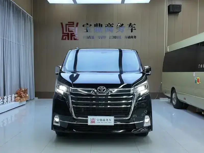 2024 Toyota Granvia с пробегом 51 200 км