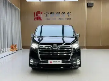 2022 Toyota Granvia с пробегом 54 000 км