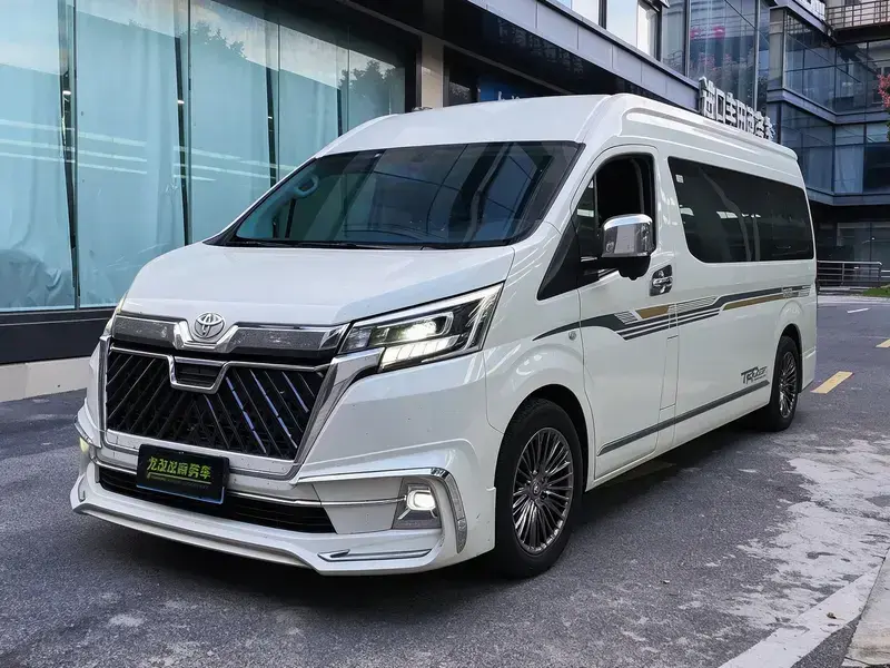 2024 Toyota HiAce с пробегом 49 000 км