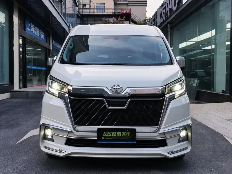 2024 Toyota HiAce с пробегом 49 000 км