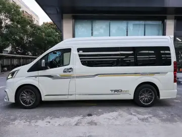 2024 Toyota HiAce с пробегом 49 000 км