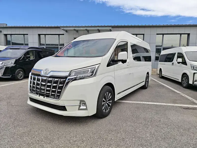 2022 Toyota HiAce с пробегом 500 км