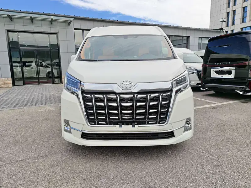 2022 Toyota HiAce с пробегом 500 км