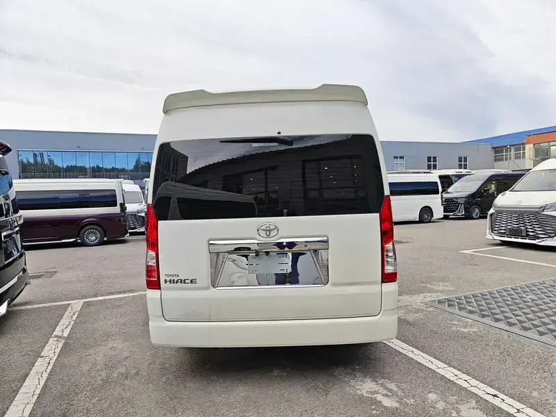 2022 Toyota HiAce с пробегом 500 км