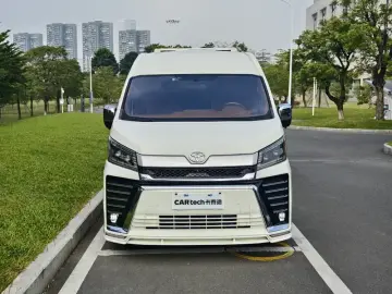 2022 Toyota HiAce с пробегом 23 000 км