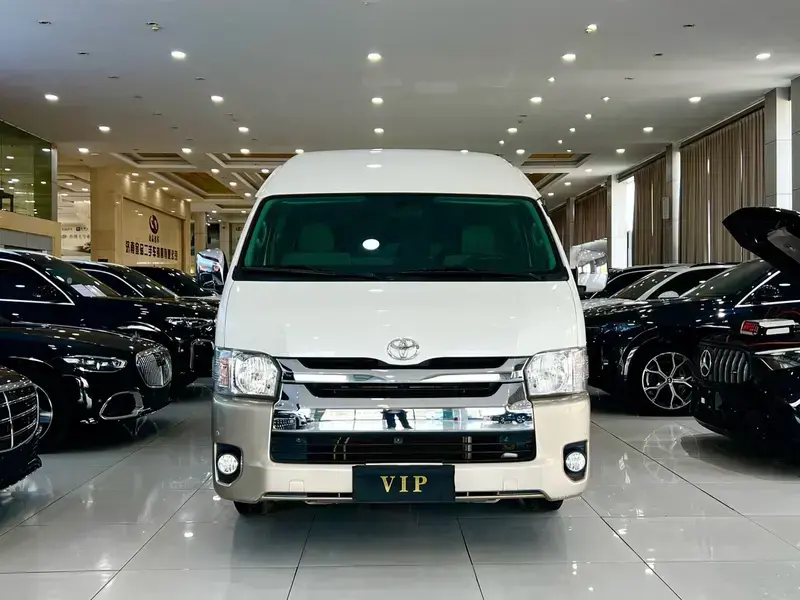 2011 Toyota HiAce с пробегом 37 000 км