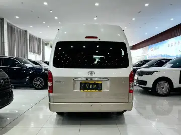 2011 Toyota HiAce с пробегом 37 000 км