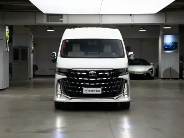 2025 Toyota HiAce с пробегом 100 км