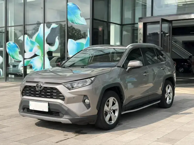 2020 Toyota RAV4 с пробегом 110 000 км