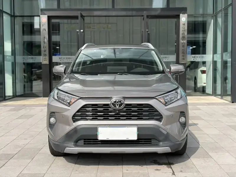 2020 Toyota RAV4 с пробегом 110 000 км