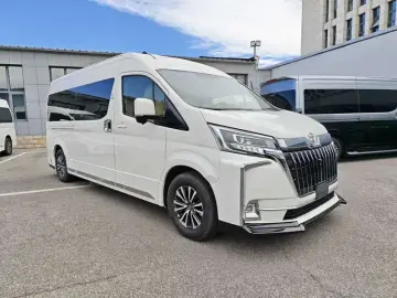 2025 Toyota HiAce с пробегом 500 км