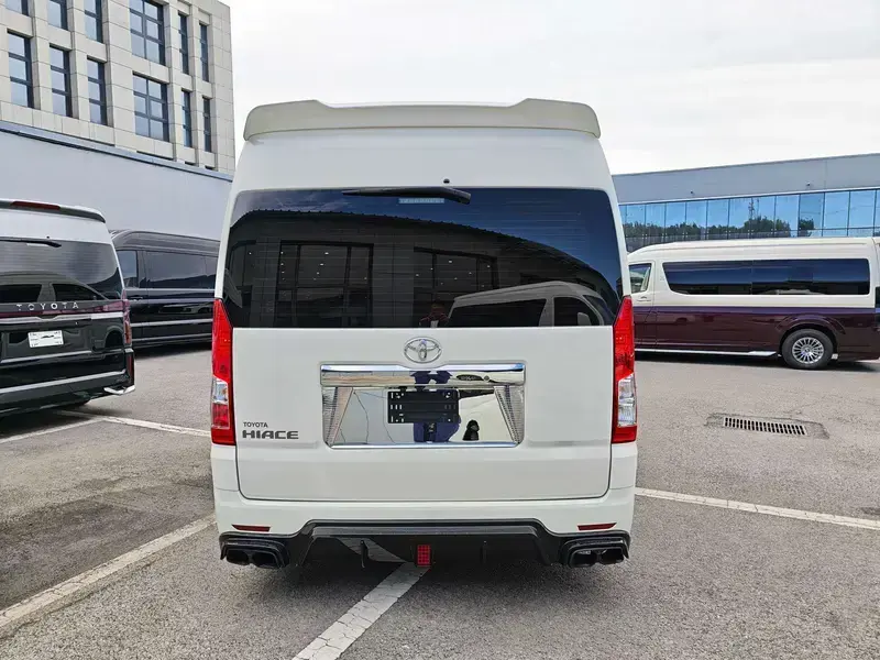 2025 Toyota HiAce с пробегом 500 км