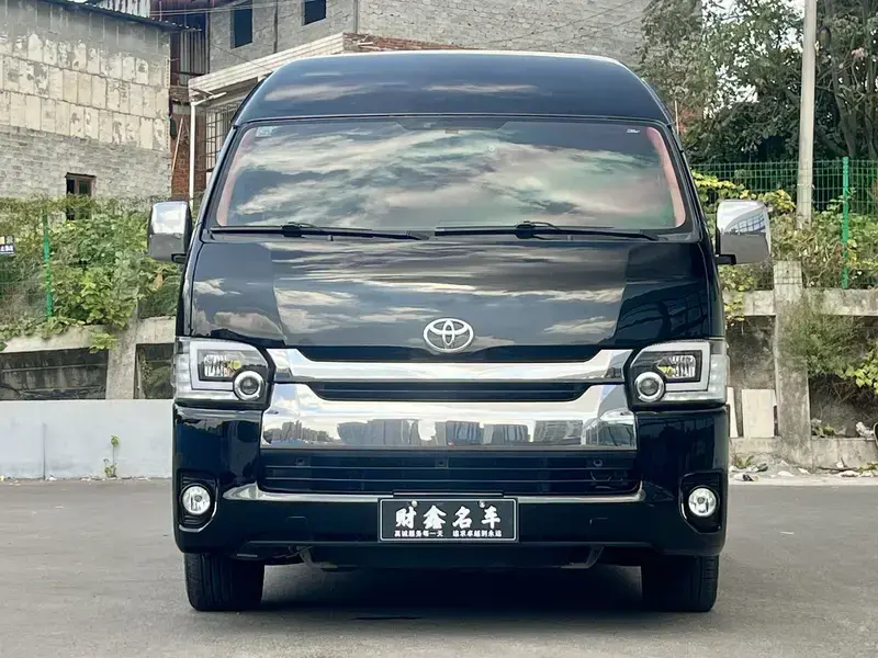 2011 Toyota HiAce с пробегом 84 000 км