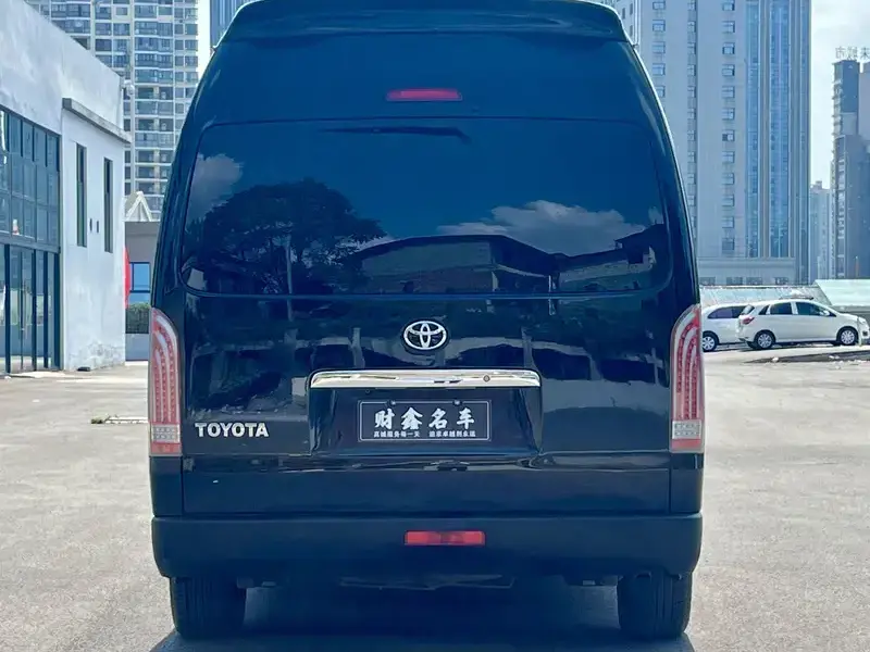 2011 Toyota HiAce с пробегом 84 000 км
