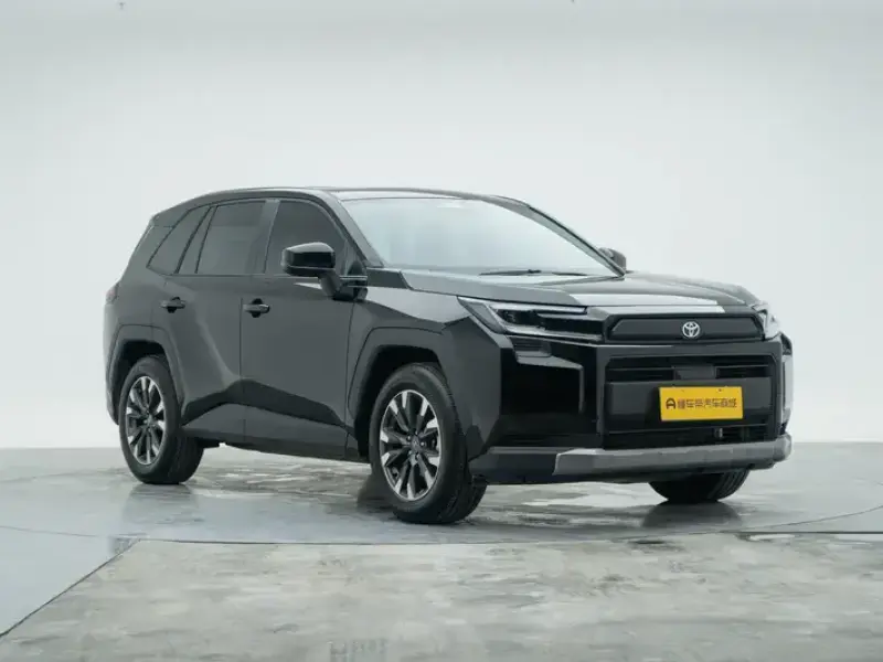 2026 Toyota RAV4 с пробегом 3 200 км