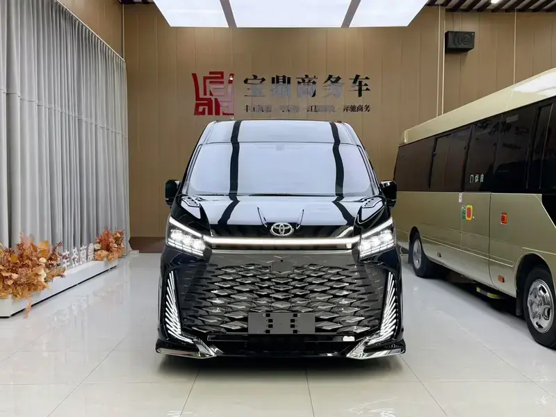 2025 Toyota HiAce с пробегом 17 000 км
