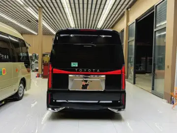2025 Toyota HiAce с пробегом 17 000 км