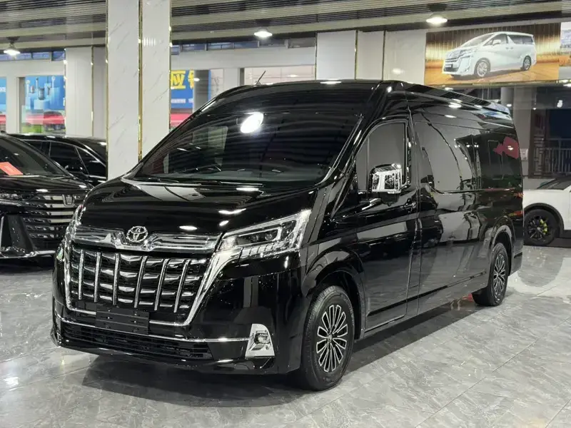 2024 Toyota HiAce с пробегом 6 000 км