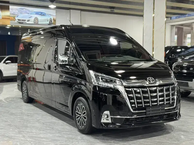 2024 Toyota HiAce с пробегом 6 000 км
