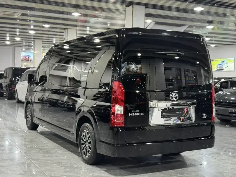 2024 Toyota HiAce с пробегом 6 000 км