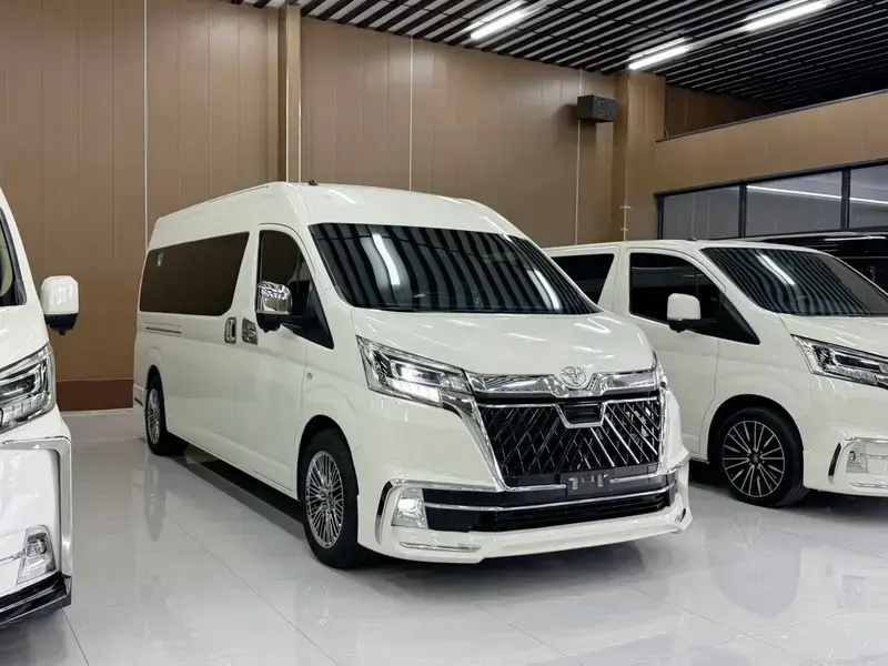 2023 Toyota HiAce с пробегом 15 300 км