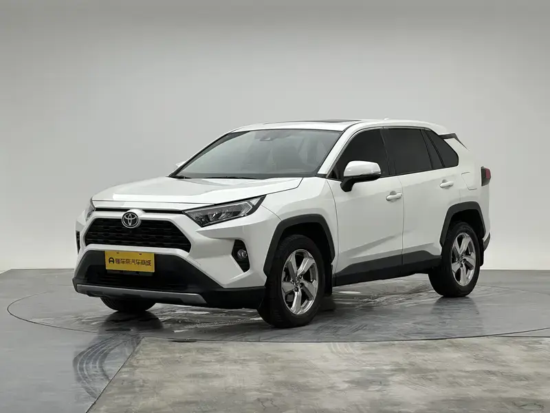 2020 Toyota RAV4 с пробегом 82 400 км