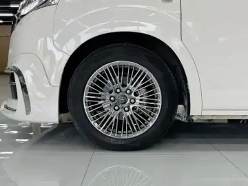 2023 Toyota HiAce с пробегом 15 300 км