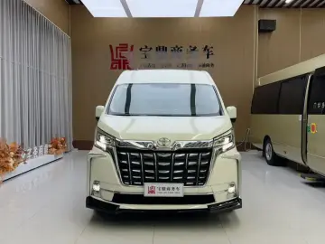 2023 Toyota HiAce с пробегом 29 500 км