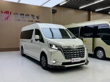 2023 Toyota HiAce с пробегом 29 500 км