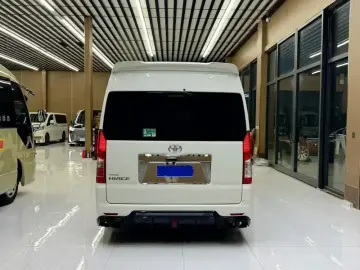 2023 Toyota HiAce с пробегом 29 500 км