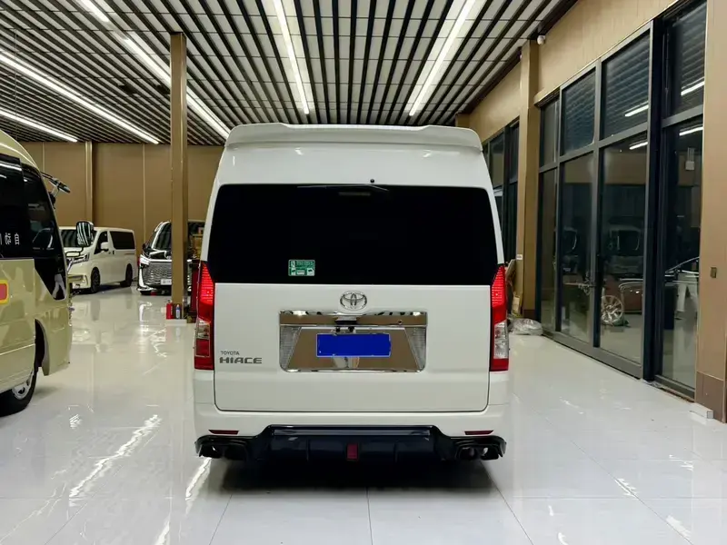 2023 Toyota HiAce с пробегом 29 500 км