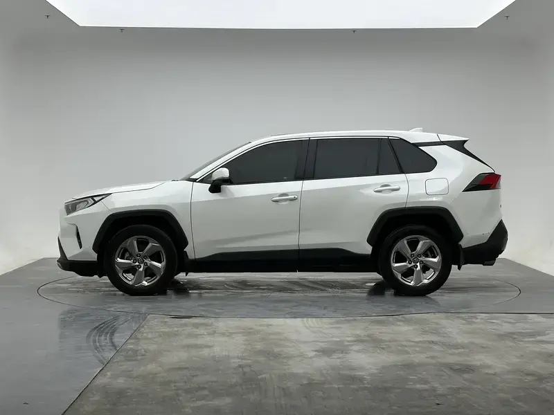 2020 Toyota RAV4 с пробегом 82 400 км