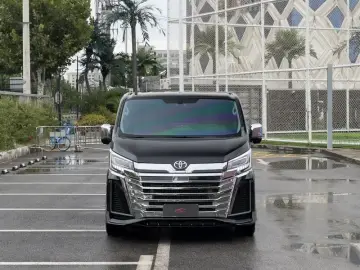 2025 Toyota HiAce с пробегом 11 000 км