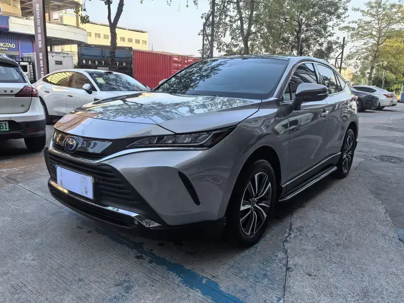2022 Toyota Harrier с пробегом 52 000 км