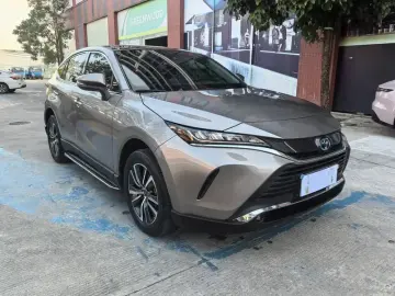 2022 Toyota Harrier с пробегом 52 000 км