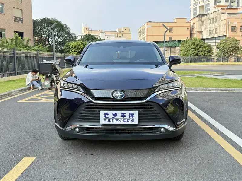 2022 Toyota Harrier с пробегом 52 400 км