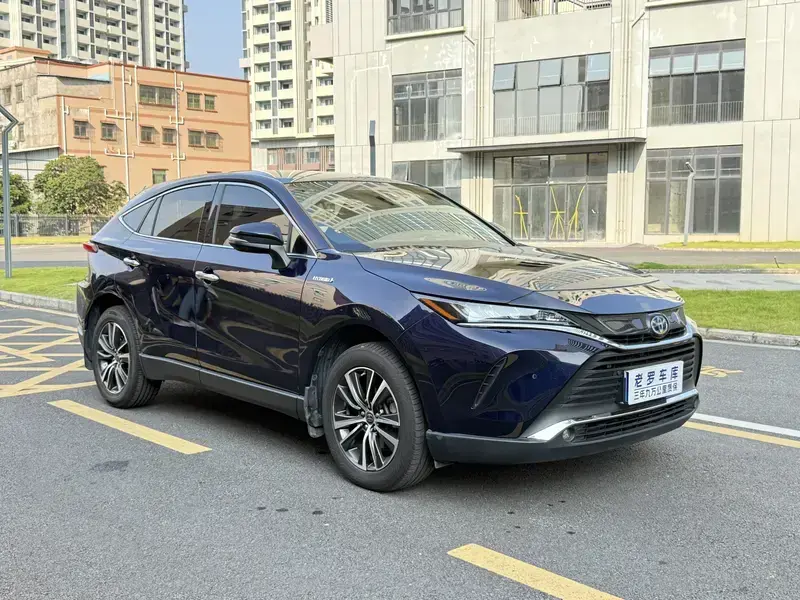 2022 Toyota Harrier с пробегом 52 400 км