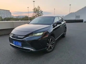 2022 Toyota Harrier с пробегом 40 000 км
