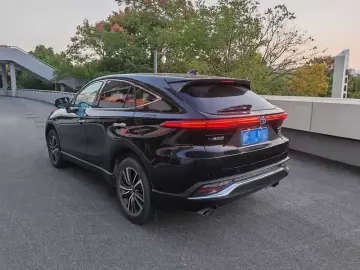 2022 Toyota Harrier с пробегом 40 000 км