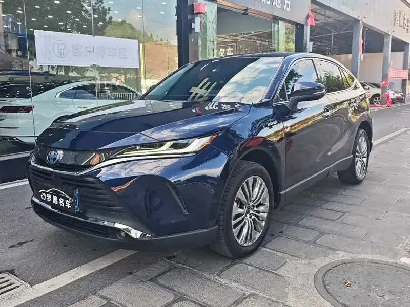 2022 Toyota Harrier с пробегом 92 000 км