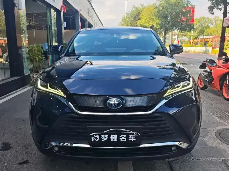 2022 Toyota Harrier с пробегом 92 000 км