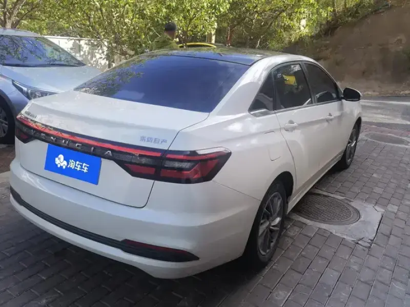 2023 Venucia D60 с пробегом 8 000 км