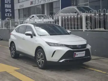 2023 Toyota Harrier с пробегом 42 000 км