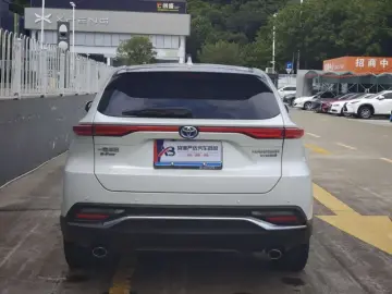 2023 Toyota Harrier с пробегом 42 000 км