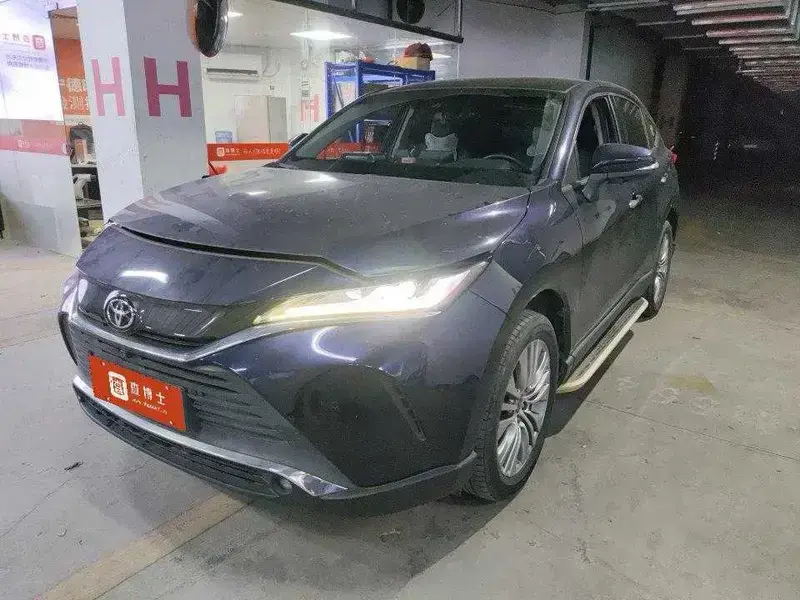 2022 Toyota Harrier с пробегом 21 000 км